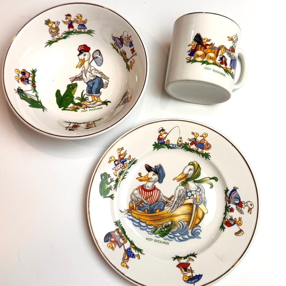 Vintage Whimsical N.S. Pottery DIZZY DUCKLINGS 3 Pc. Set Children